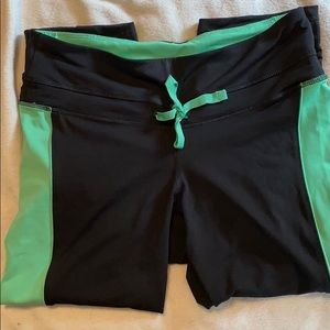 Old Navy Active workout capris, size medium